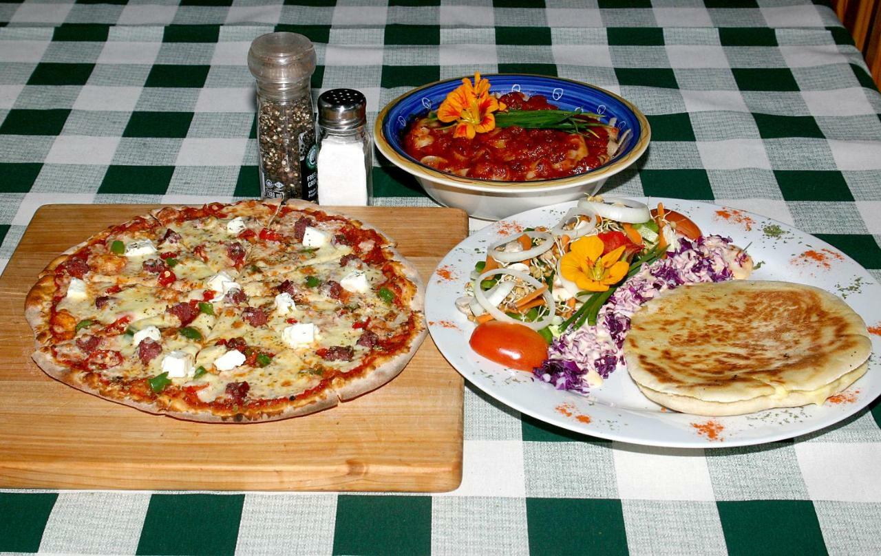 Tower Of Pizza Bed and Breakfast Ethels Drive Exteriör bild